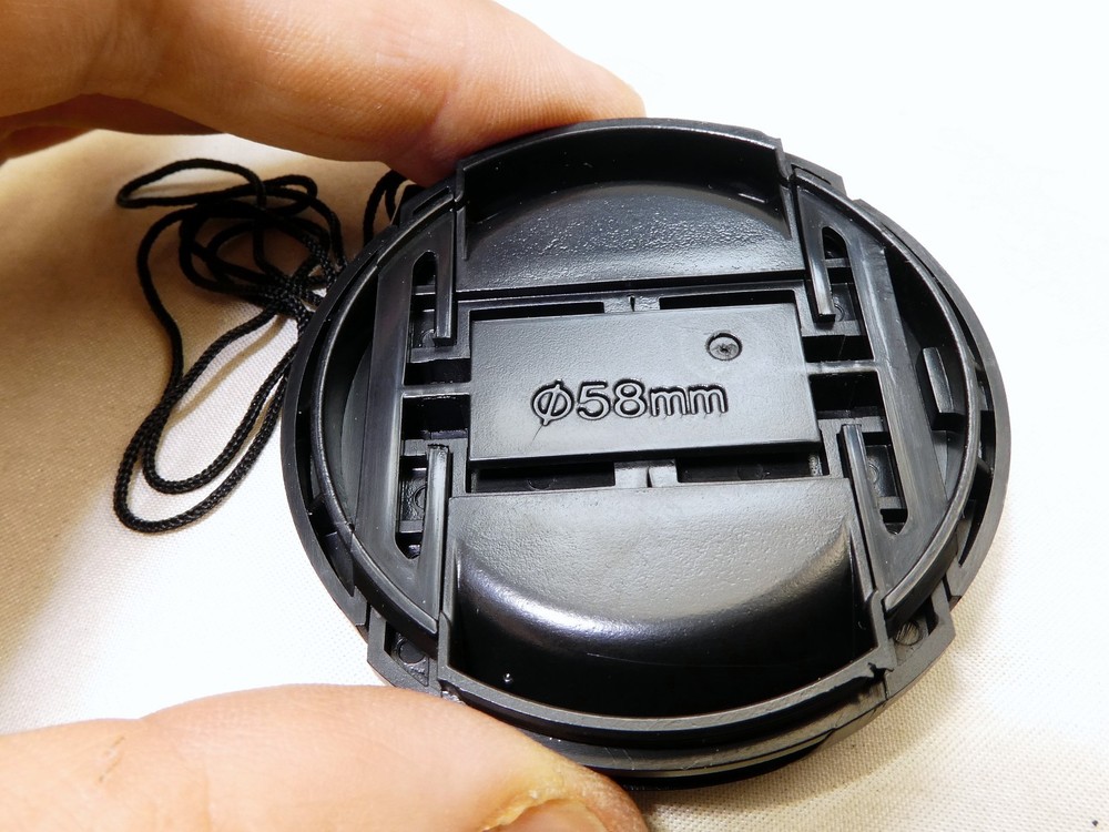 58mm Lens Front Cap Black Plastic w/ keeper String (NEW)