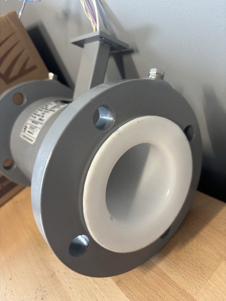 Badger Meter M-Series M2000 Flow Meter 3” New-No Receiver