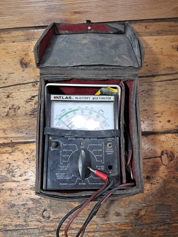 ATLAS ELECTRONIC BLASTERS MULTIMETER WITH CASE J25