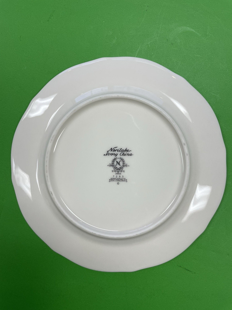 Noritake Rothschild Dinner Plates 10 1/2”