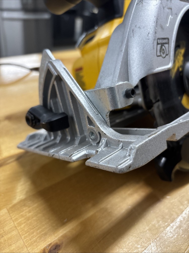 DEWALT 20V Cordless Circular Saw DCS565 (TOOL ONLY)