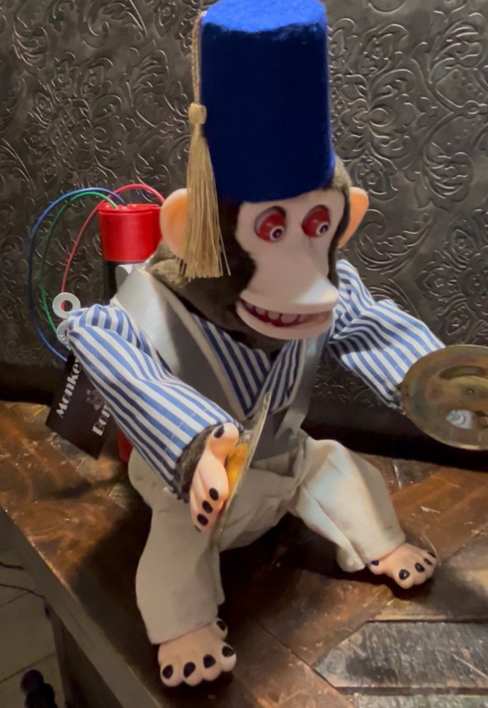 Upgrade Arcade Talking Monkey Bomb® Prop Life Size Figure