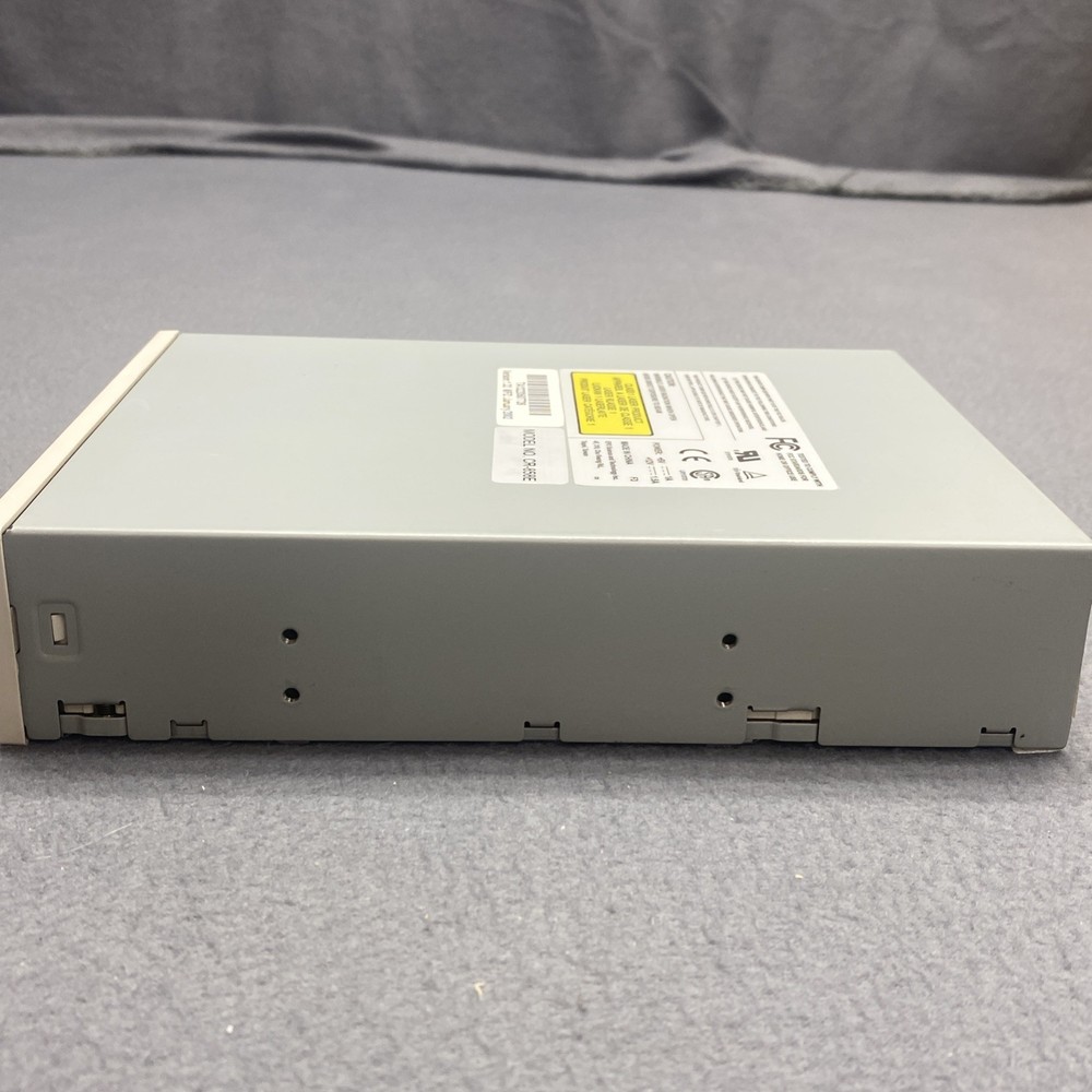 EPO Science Technology CR-858E CD-ROM Drive Beige January 2002
