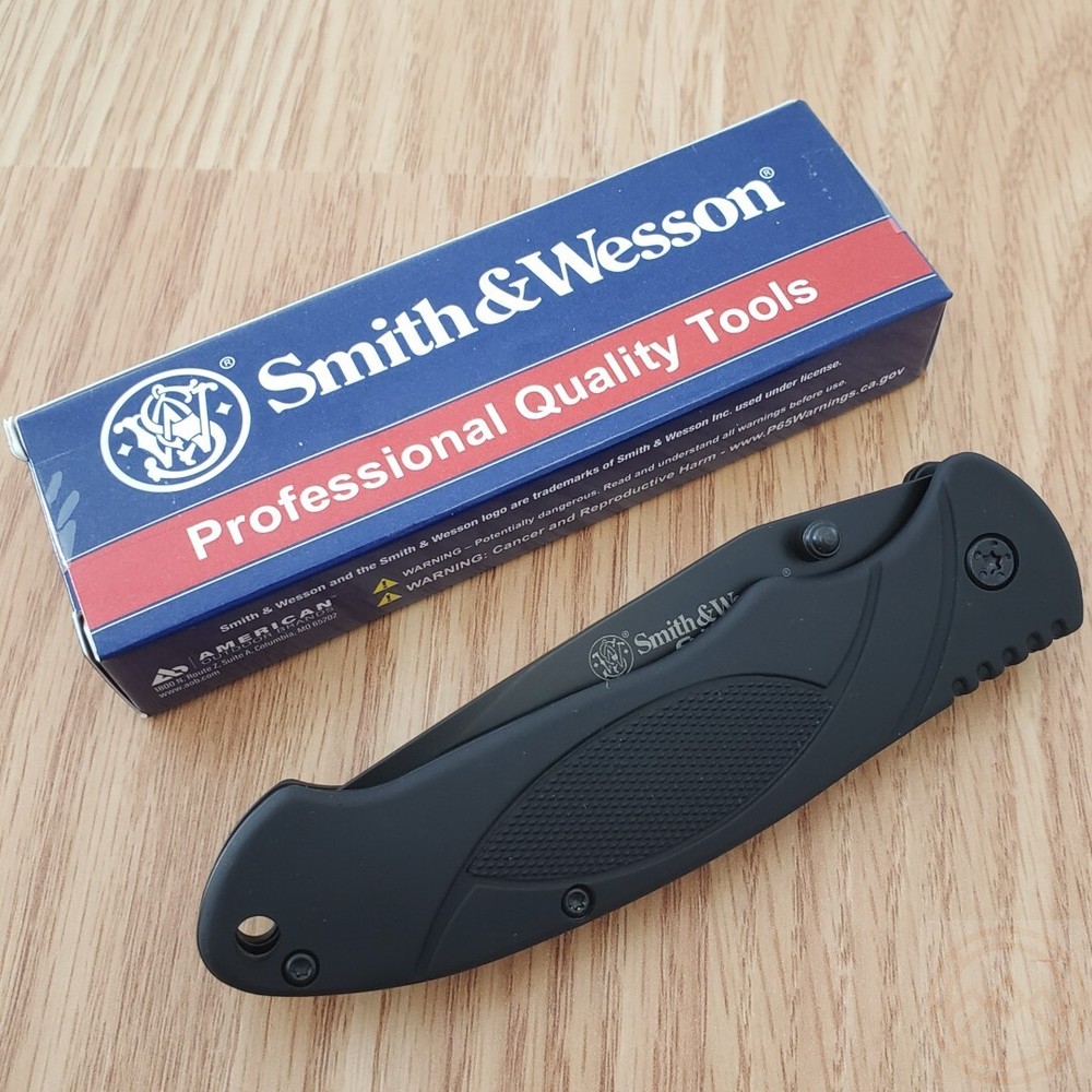 Smith & Wesson Extreme Ops Folding Knife 3.25" Stainless Blade Rubber Handle A25