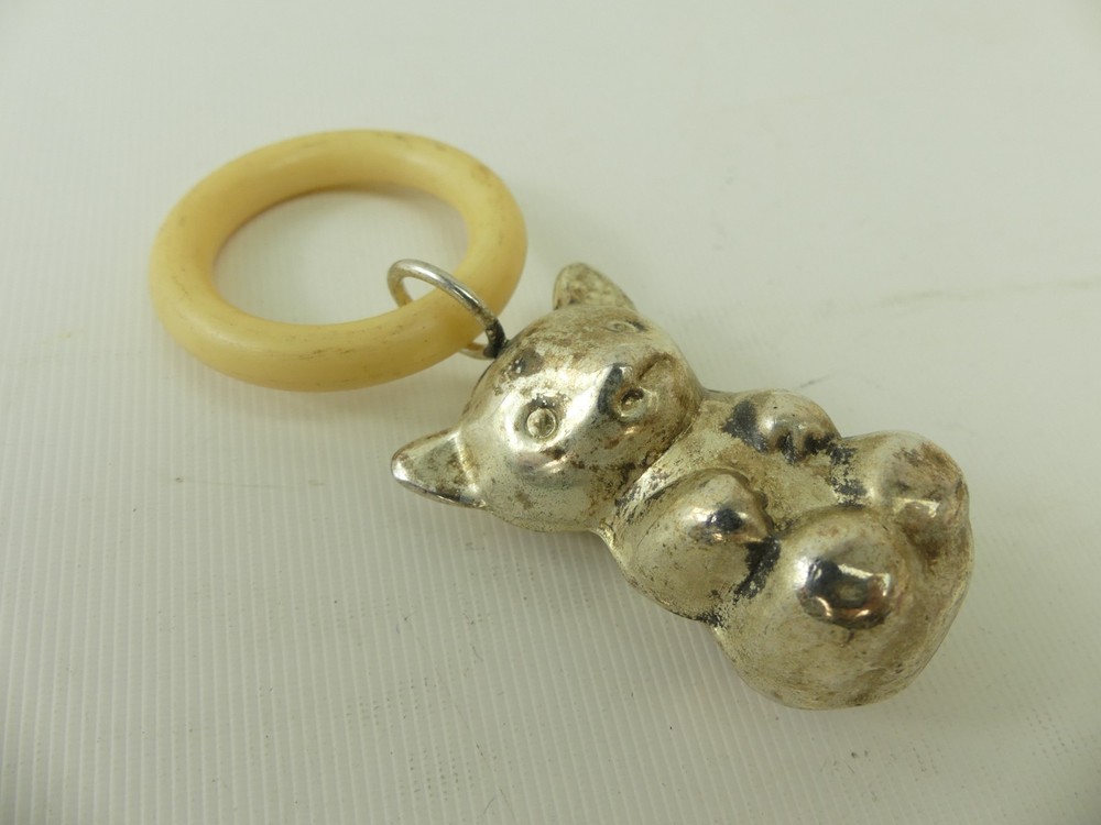 (RefJOH39) Antique vintage silver plated baby's rattle teether with bear
