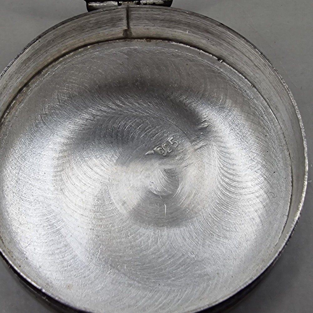 Superb Solid Silver Snuff/Pill Box by Mark Houghton Ltd London 1994