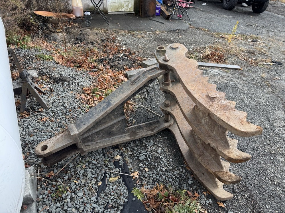 Mechanical Thumb For Excavator