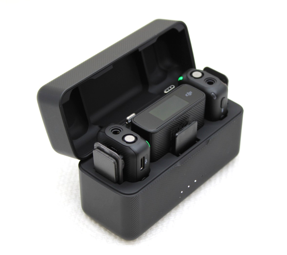 DJI Mic Dual-Transmitter Compact Digital Wireless Microphone Recorder ASB01