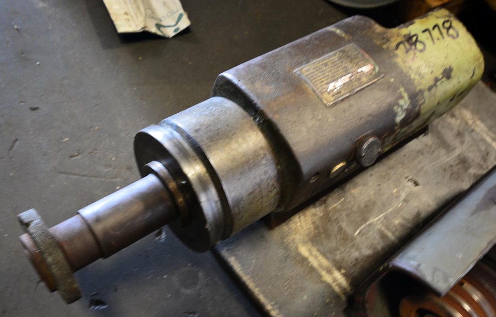 Heald Red Head Spindle (Inv.38778)