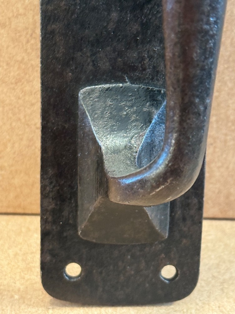 ANTIQUE CAST IRON DOOR PULL HANDLE ON PLATE R/H