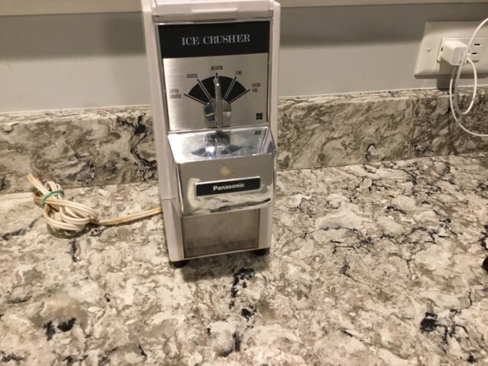 VINTAGE PANASONIC ICE CRUSHER MACHINE MK-285. TESTED