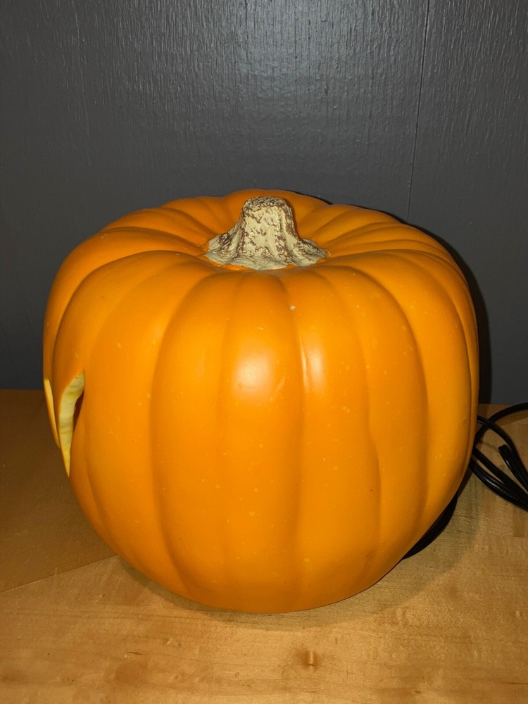 Vintage Hard Plastic Pumpkin "Boo"! Light