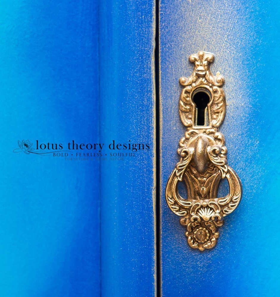 Keyhole Pull - Escutcheon in Baroque Style