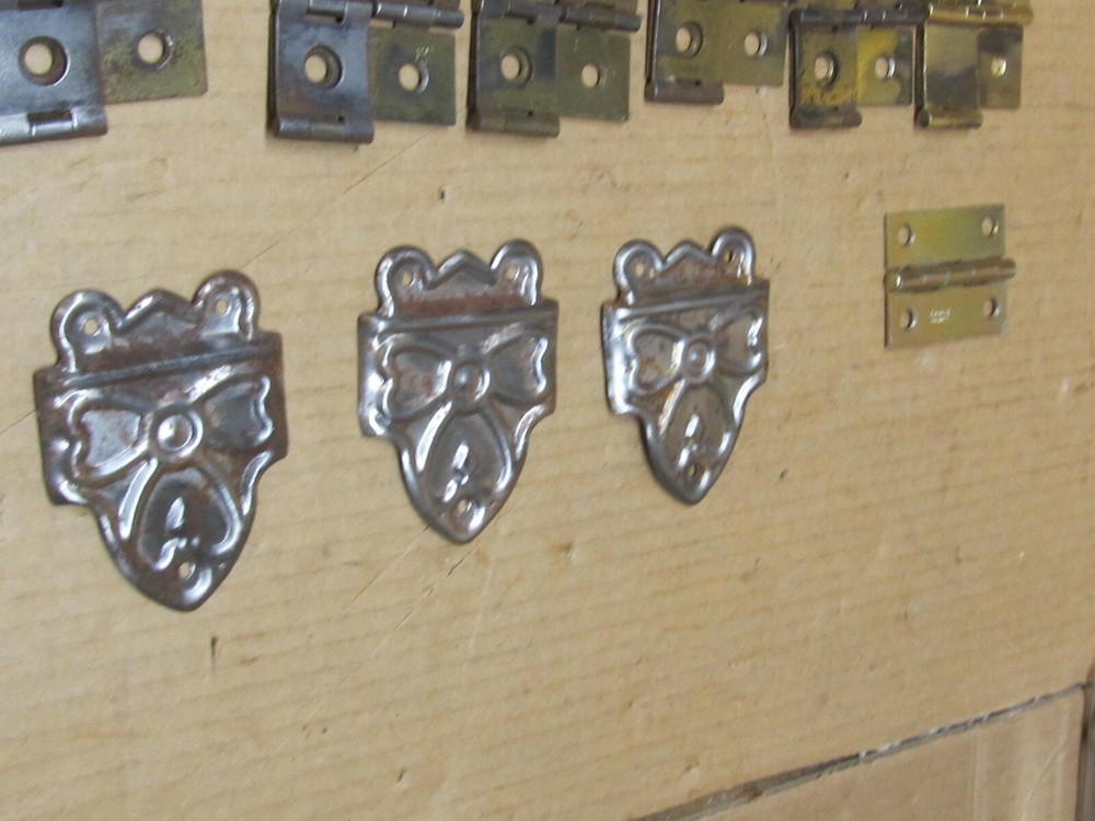 Lot of 30 Assorted hinges