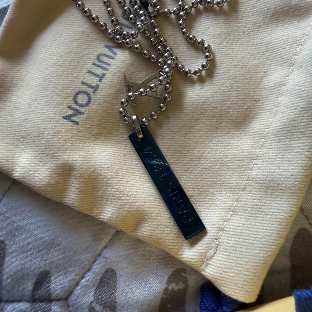 Louis Vuitton Galaxy Satellite Chain Silver Logo LV