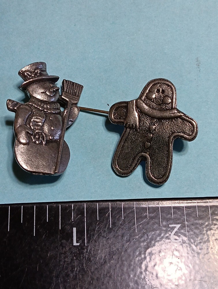 2 PCS Quick Cooking Pewter Pins Gingerbread 2002 Snowman 2000 1"