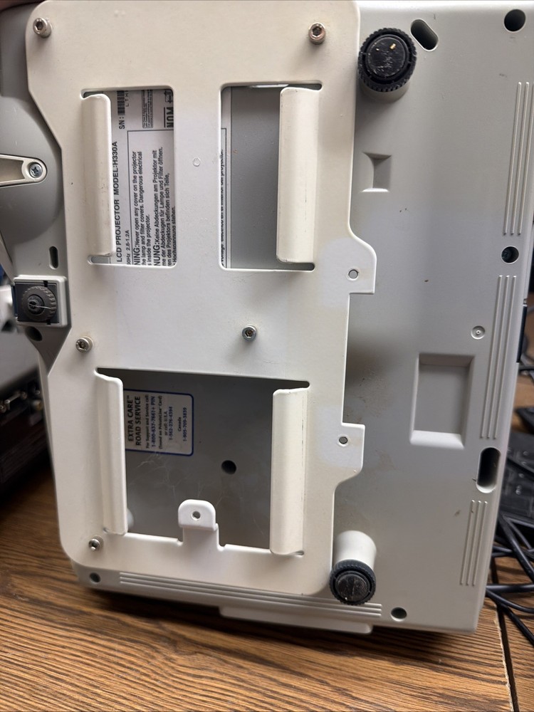 Epson PowerLite 410W LCD Projector H330A - Needs Bulb Read Description