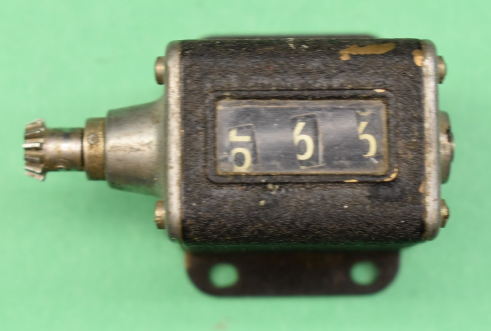 Vintage 3 Digit Veeder Root Mechanical Turn Counter