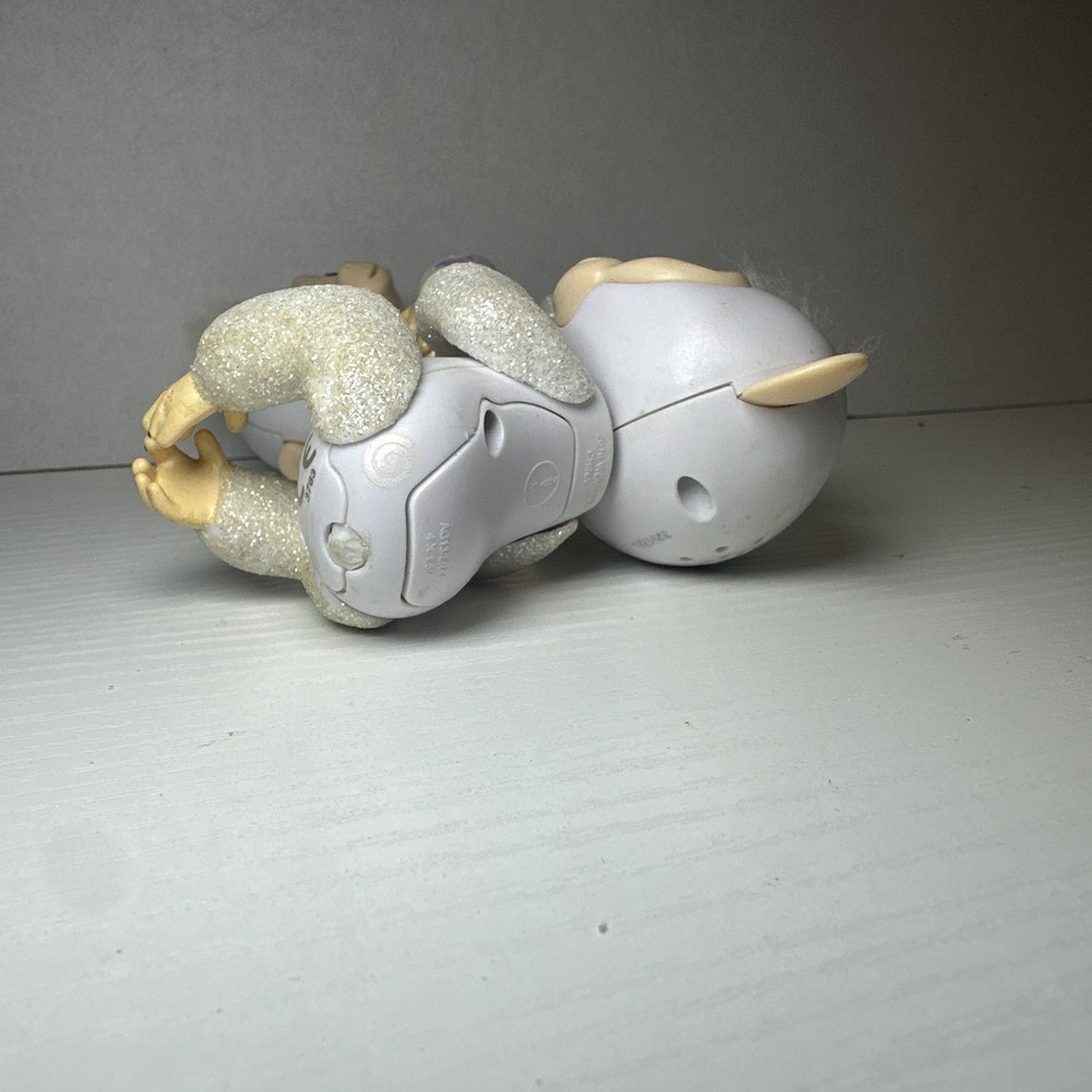 Fingerlings - Interactive Glitter Monkey - White | Not Tested