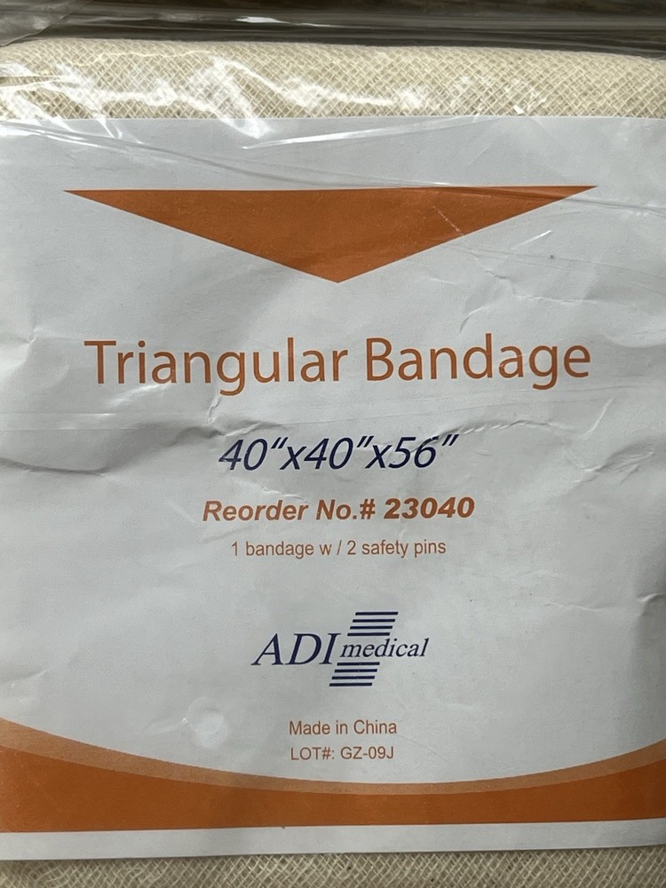 TRIANGULAR TRAUMA BANDAGE CRAVAT LOT OF 8
