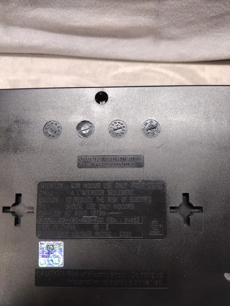 CCI 8 outlet ground/surge protector w/2 phone jacks
