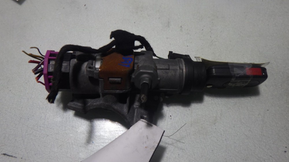 04 AUDI A4 Ignition W/Key 4B0905851F