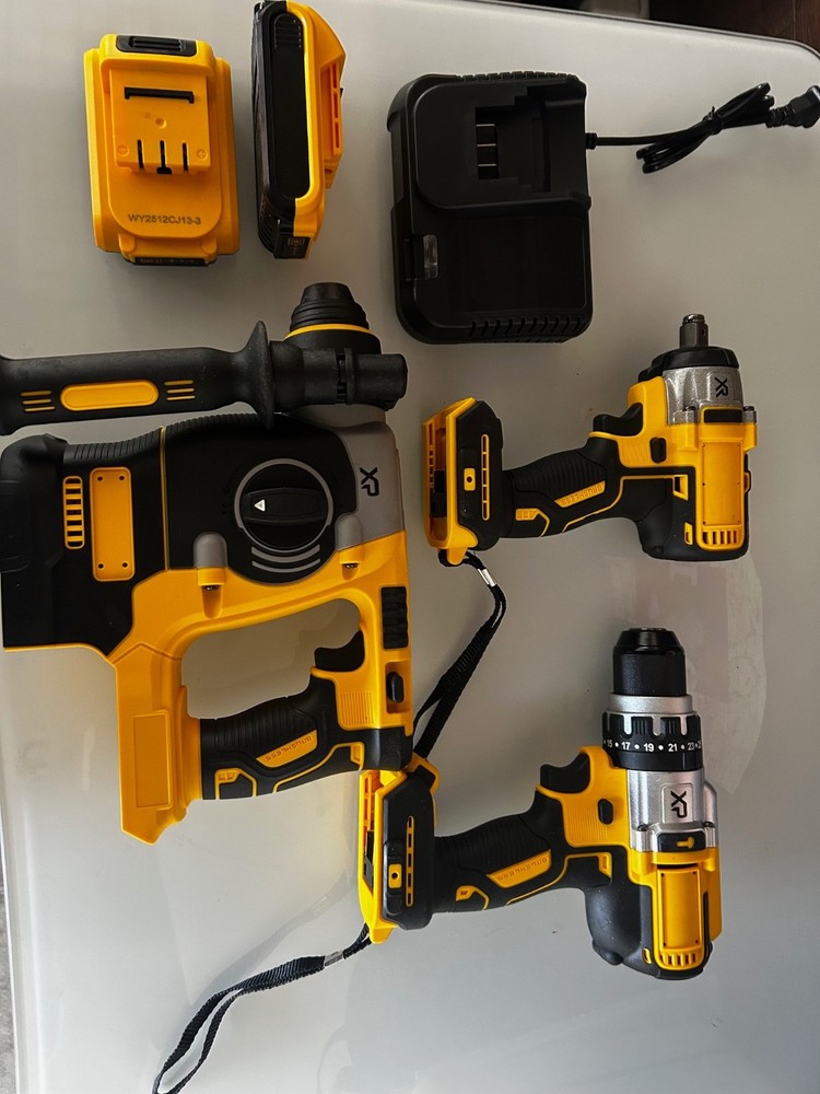 New Dewalt Dupe Drill Kit ( Unbranded )