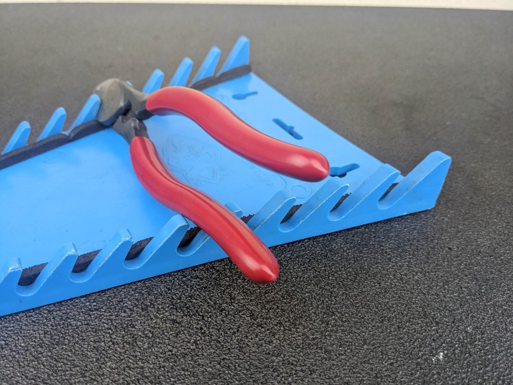 #bn098 Klein Tools Shears BX Cable Cutters Compact Lightweight Design