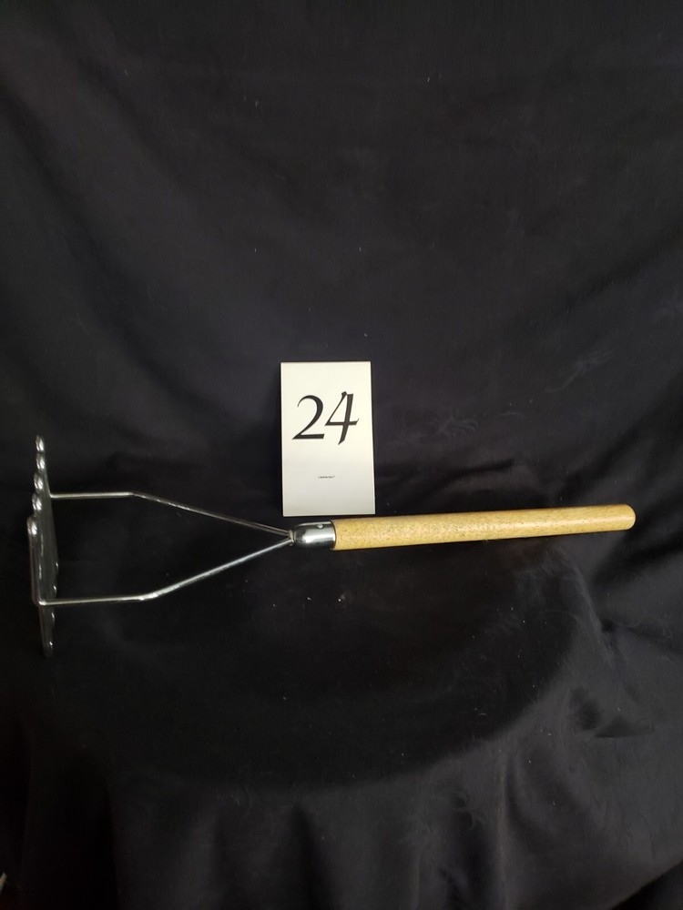 23 " chrome plated potato mashers with wood handle,