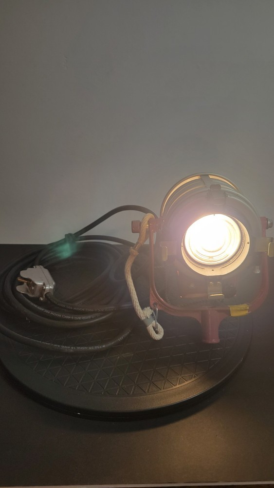 Mole Richardson Type 3131 Molequartz Tweenie Solarspot 300W Tested Works