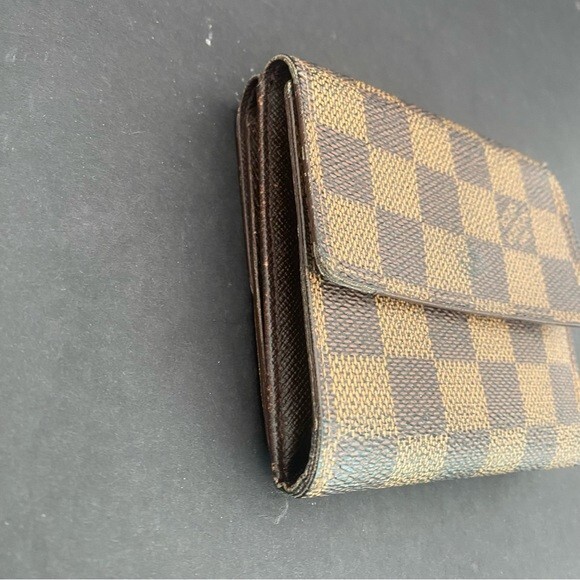 Louis Vuitton Damier E Elise Wallet
