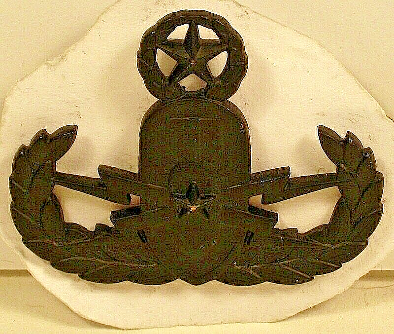 US Armed Forces Master Explosive Ordnance Disposal Subdued Large Badge Insignia