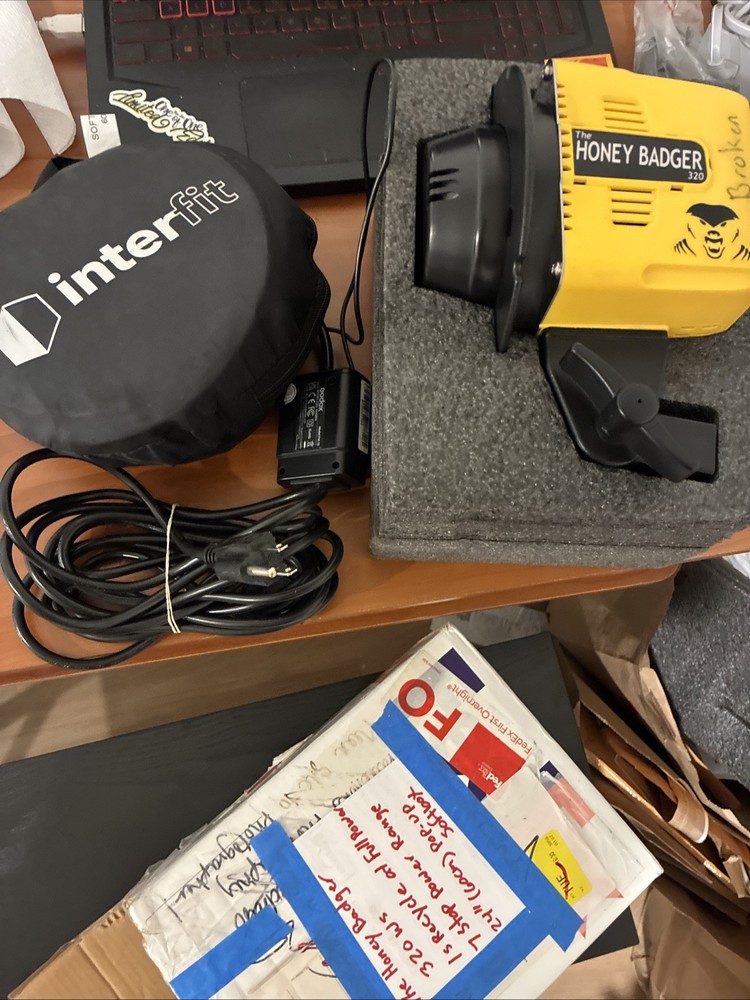 Interfit Honey Badger 320ws Compact Flash Head W/Accessories Read Tested working