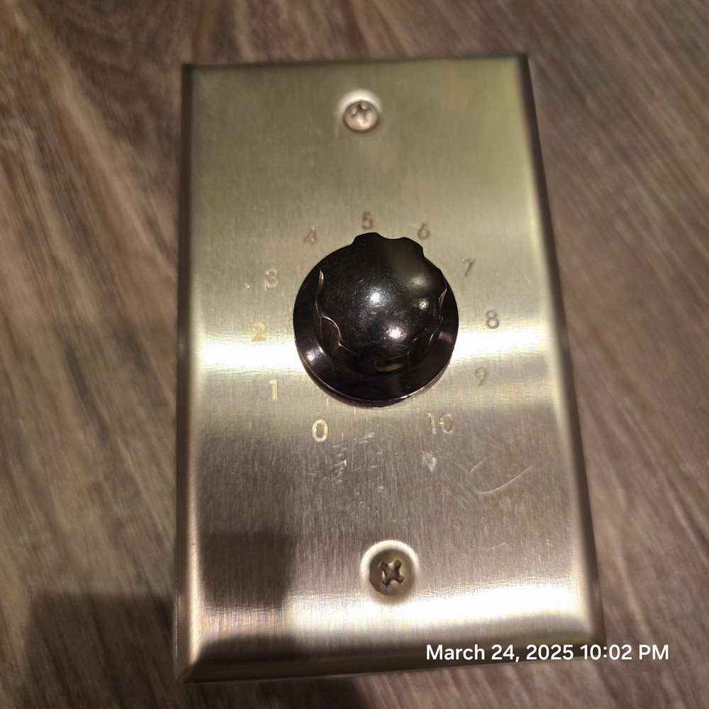 Valcom V-1094A Page Port Preamp / Expander