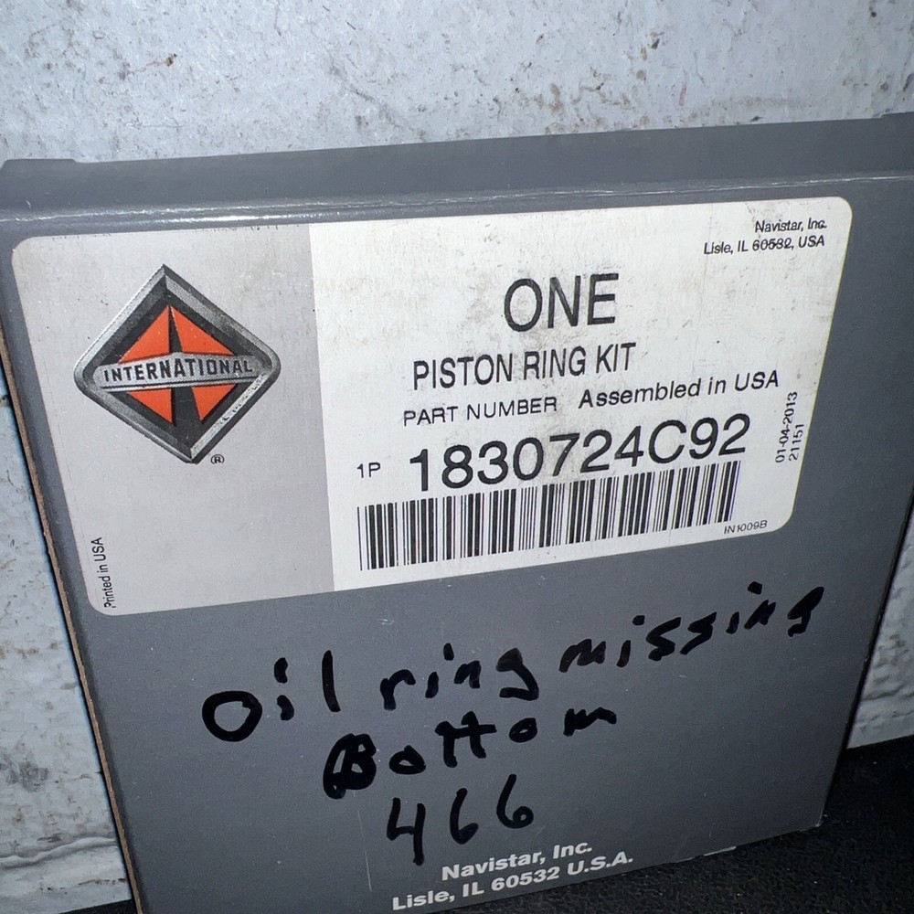 International Piston Ring Kit - 1830724C92 (MISSING BOTTOM GROOVE)