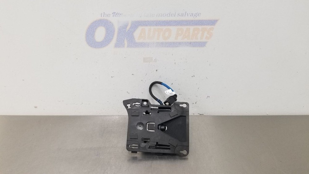 18 CADILLAC CTS-V FRONT VIEW WINDSHIELD MOUNTED CAMERA 84210388