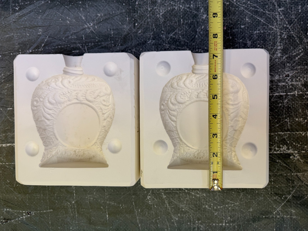 VINTAGE BOOTHE CERAMIC MOLD #1182 LACE LOTION DISPENSER
