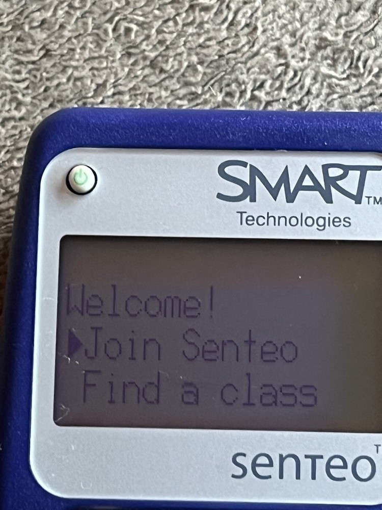 SMART Technologies Senteo 31 Remotes Case and Receiver all working