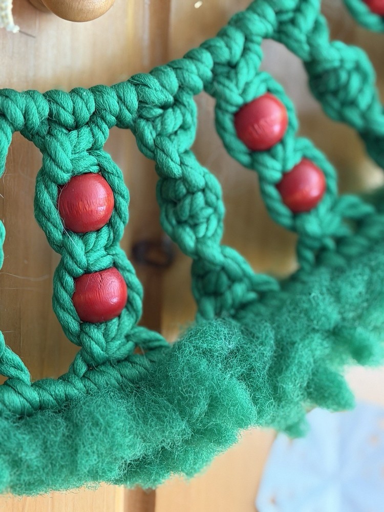 VTG Macrame Christmas Wreath Wall Hanging Handmade
