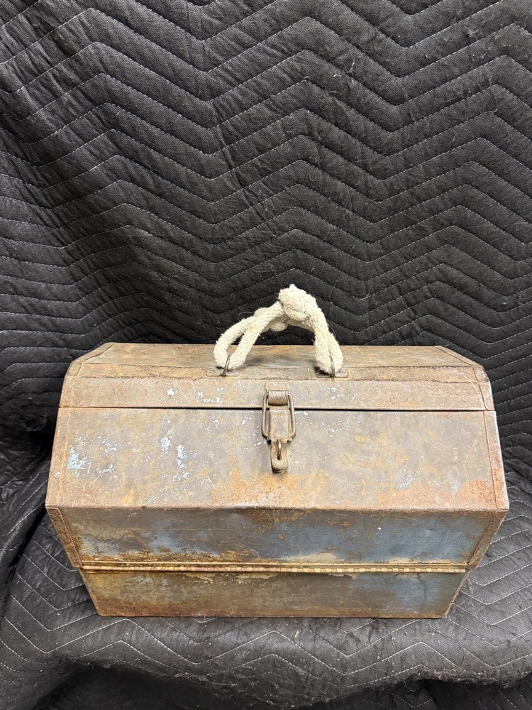 Vintage Cantilever Metal Tackle Tool Box Toolbox