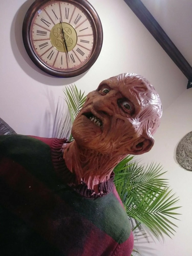 FREDDY KRUEGER bust life sized prop statue