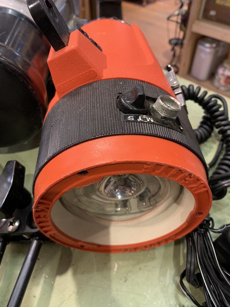 Underwater Scuba camera and flashlight with accessories