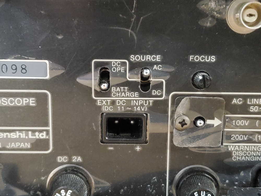 Hitachi Oscilloscope V-209 - Power tested only