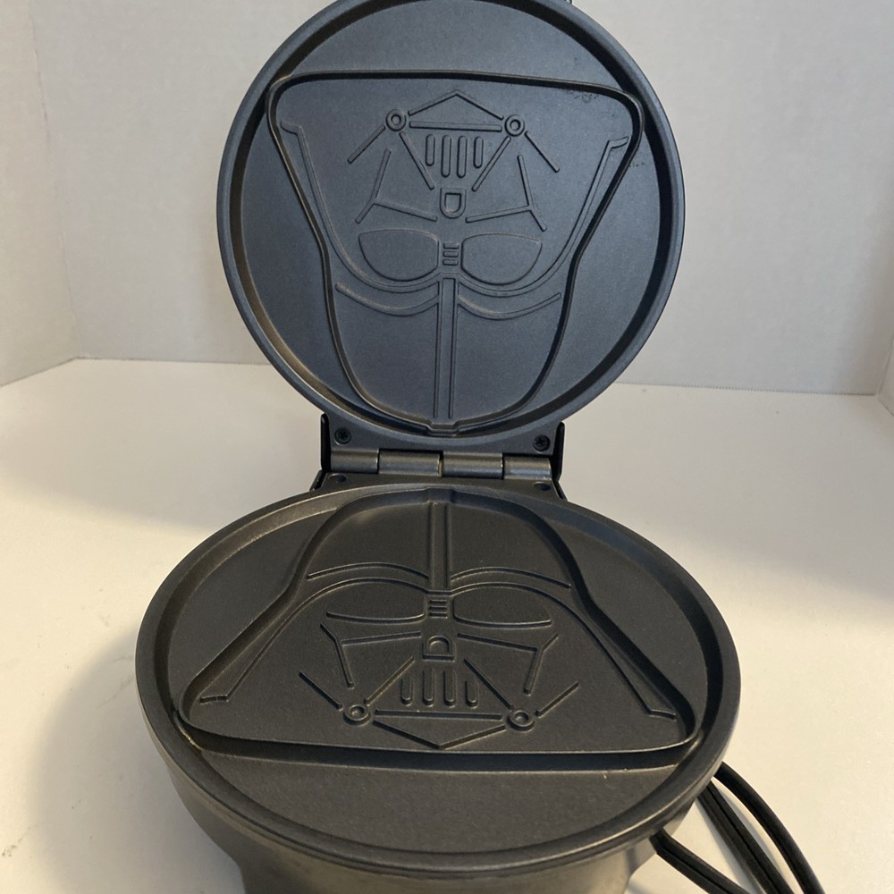 Star Wars Darth Vader Electric Black Waffle Maker