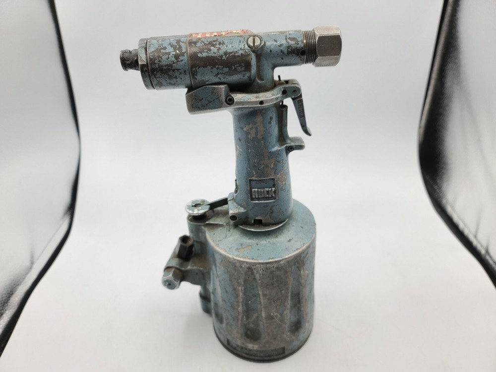 Huck Model 211 Rivet Gun -USED- TT576