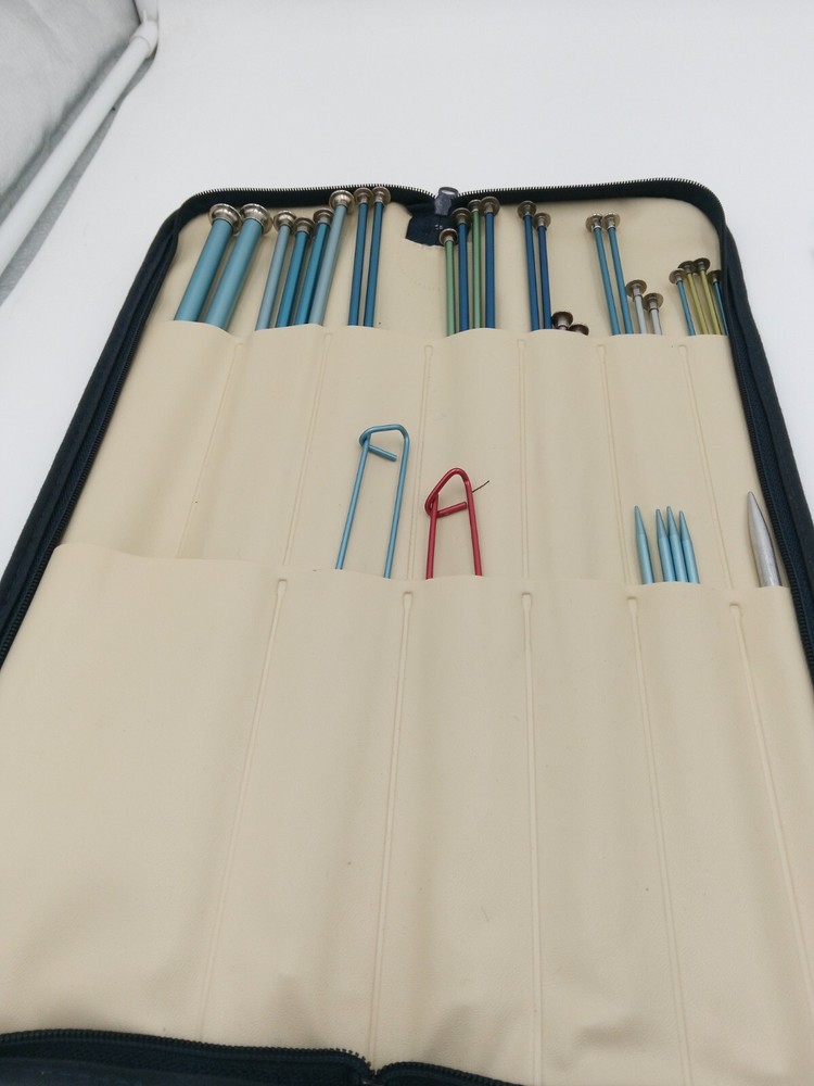 Boye Knitting Needles Set With Case And Accessories