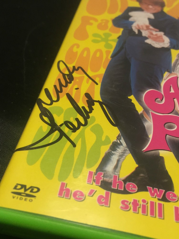 AUSTIN POWERS AUTOGRAPHED BY MINDY STERLING AUTHENTIC 2 DVD SIGNED COVERS