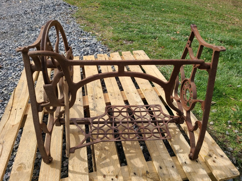 Antique Standard Cast Iron Legs Short Base Treadle Sewing Machine Table Base