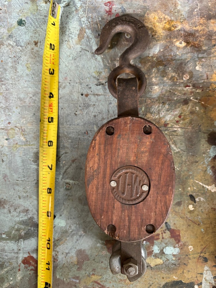 UW Wooden Pulley 4