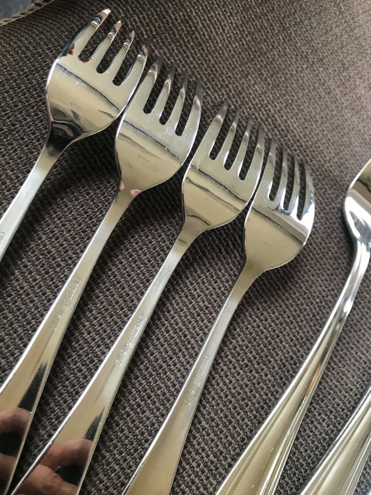 Oneida OTTAWA Stainless Flatware 18/10 - CHOICE--Excellent used condition